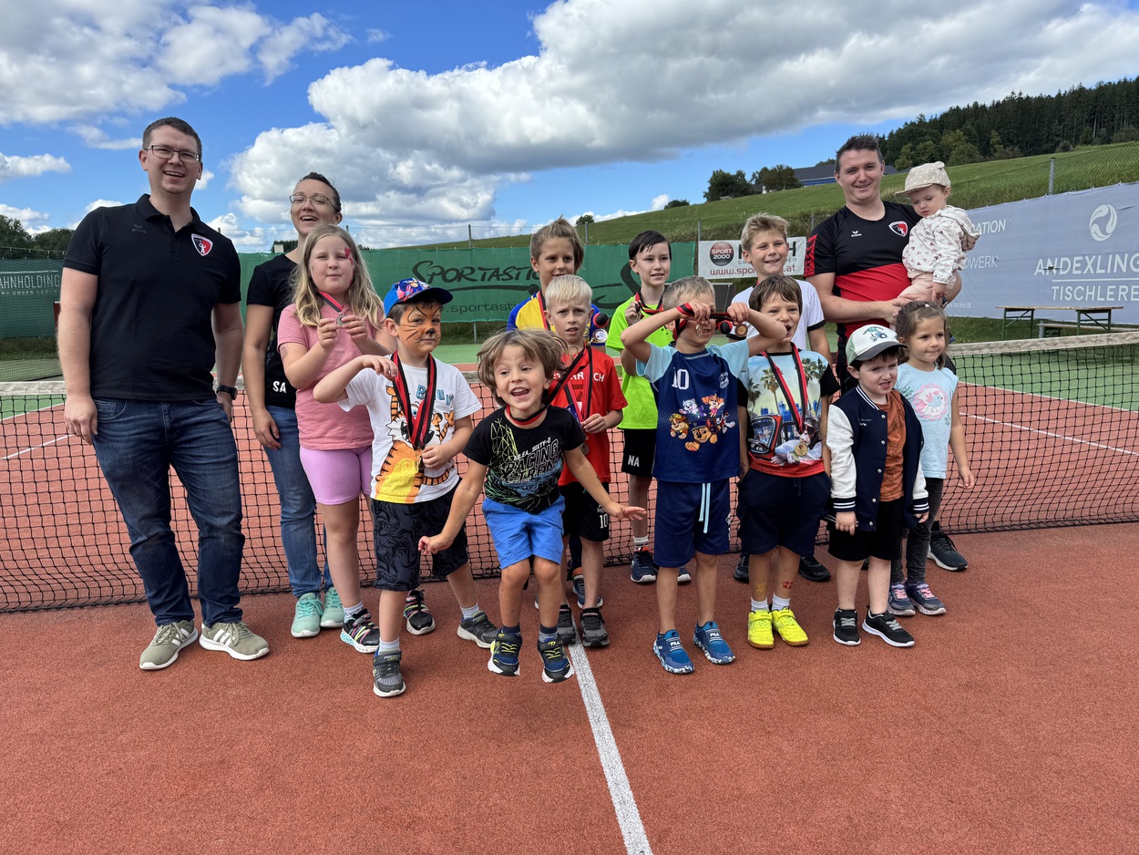 Saisonabschlussfest 2025 – Ein sonniger Tennistag mit viel Einsatz und Freude